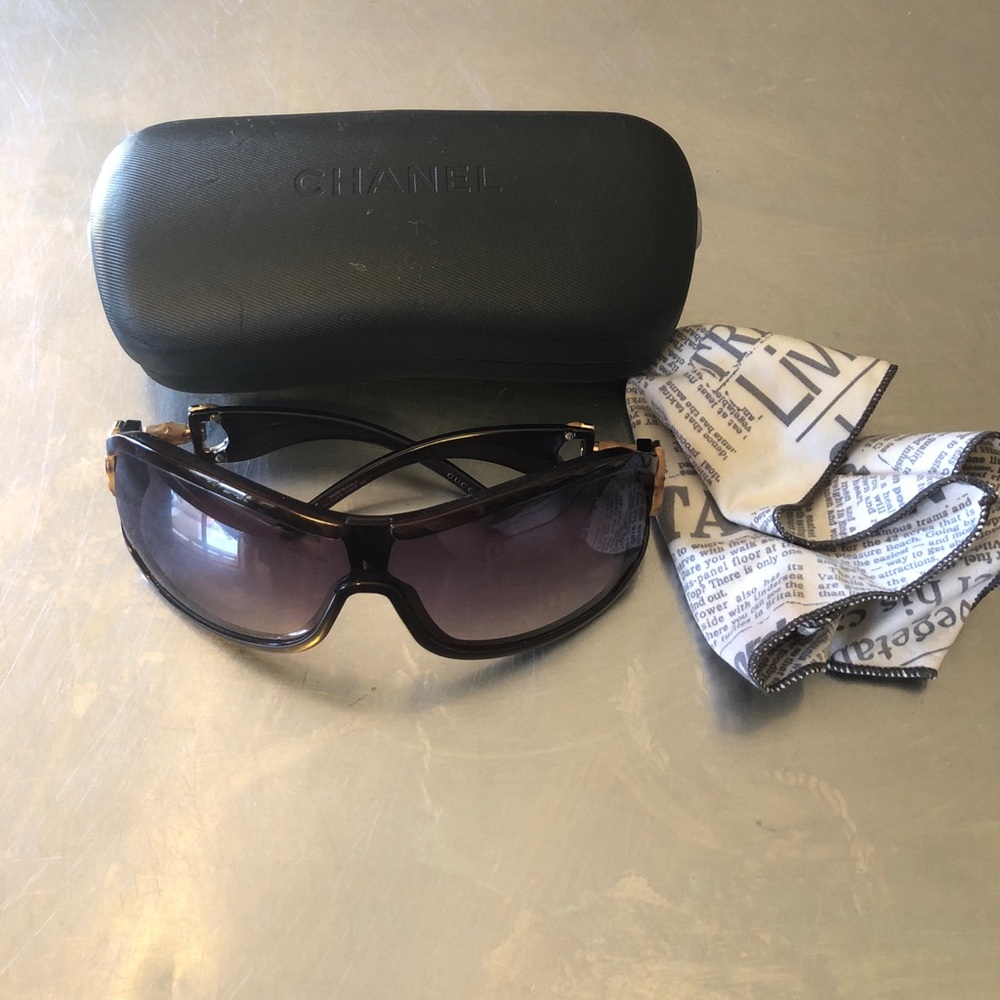 Gucci sun glasses